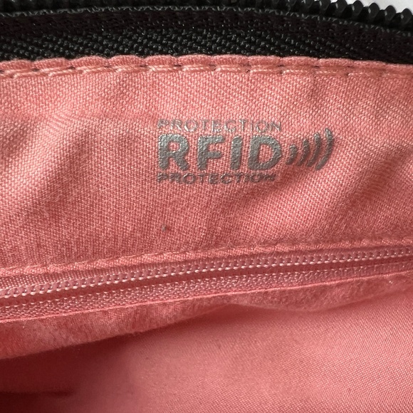 Tracker Crossbody Bag Travel Black RFID Slot 3 Pockets Small 10" x 7 1/2" - Picture 8 of 9